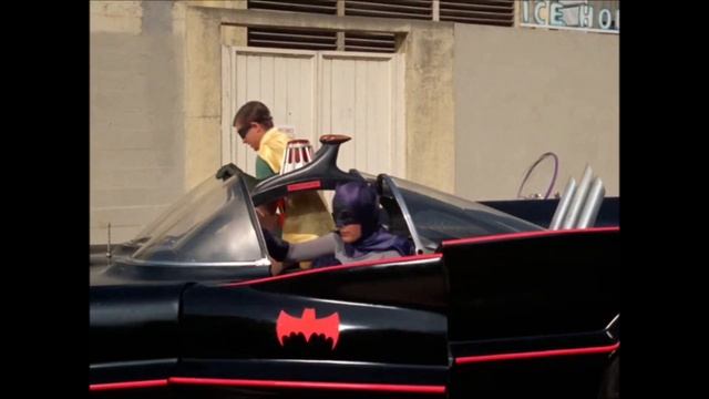 Batgirl in Peril 4B смотреть онлайн