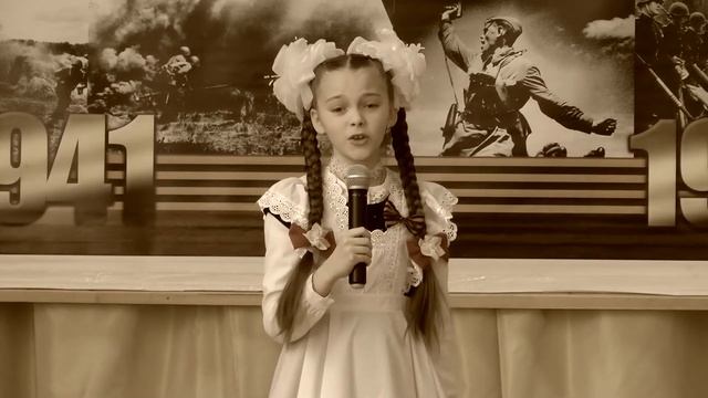 Лушкина Ольга - Месяц май 2018 (отрывок концерта, посвященного Дню Победы) смотреть онлайн