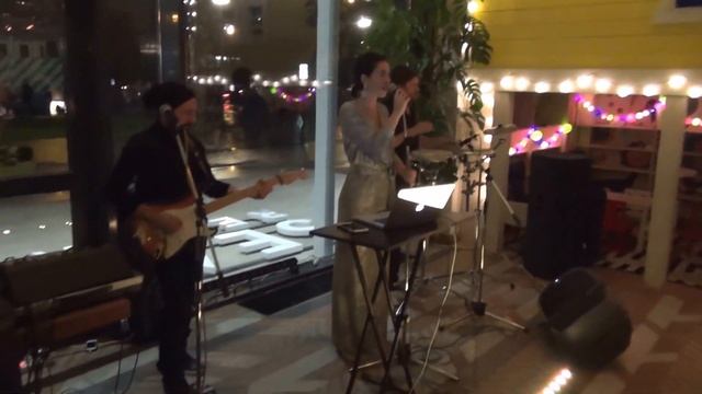 Вечера хорошей музыки в ресторане Seasons - трио Alida и Артур Серовский а также Mr Bruce смотреть онлайн