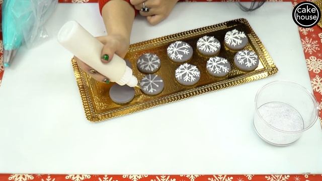 Winter Wonderland Macaron Cupcakes | Cupcake Witch Ep10 - Christmas Edition