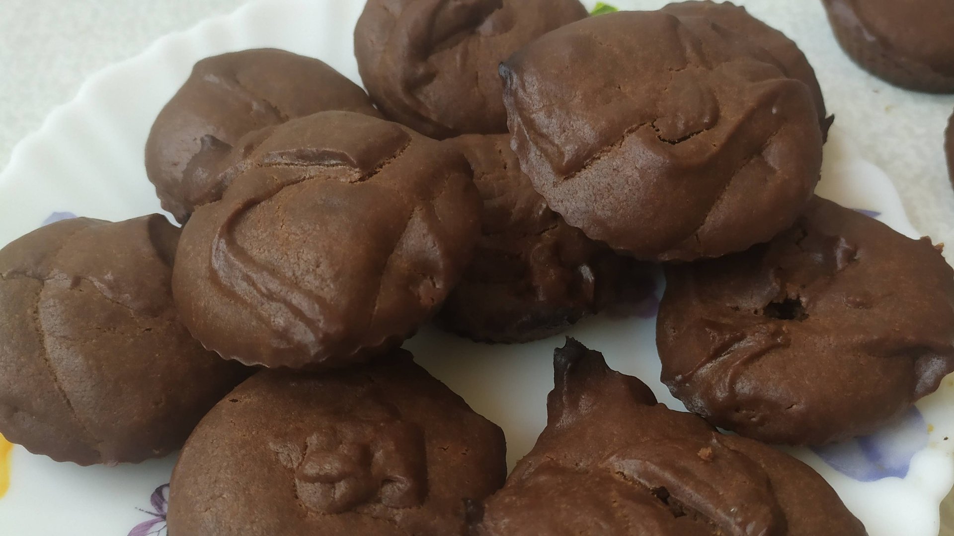 ШОКОЛАДНЫЕ КЕКСИКИ С ОШИБКОЙ. смотреть онлайн