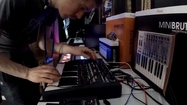 Testing Arturia Micro and Mini Brute Synthesizers смотреть онлайн