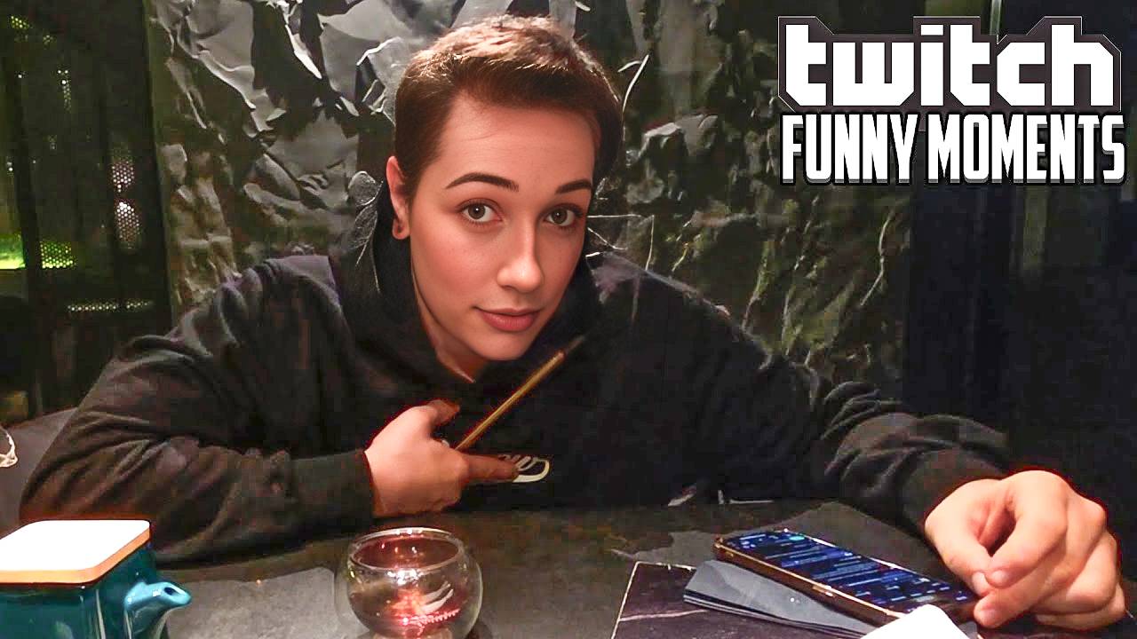 Булочка смотрит Топ Моменты с Twitch | Неудачник | Реакция на TWITCHFM