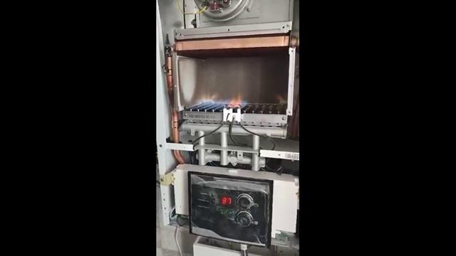 Котел Haier Urban пример работы алгоритма тестирования системы отопления и модуляции смотреть онлайн