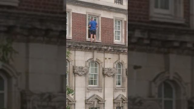 Look no ropes....idiot windows cleaner смотреть онлайн