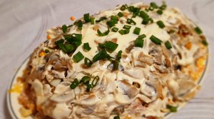 Салат «Курочка с орешками»