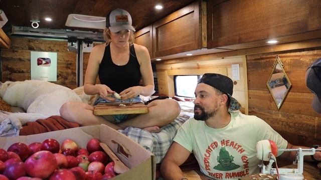 Van Life Q&A | How we met, north woods winter, and more... смотреть онлайн
