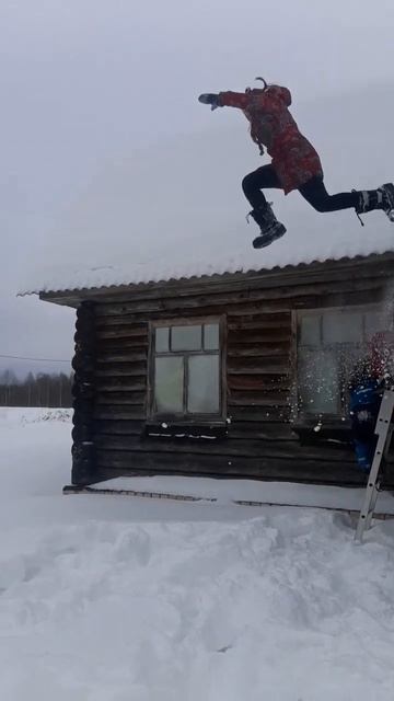 Russian Girl Jumping from Roof смотреть онлайн