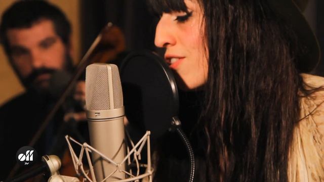 OFF STUDIO - Anouk Aïata 