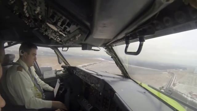 Посадка аэробуса в ручном режиме, редкое зрелище смотреть онлайн