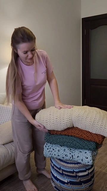 Что делать если вы уже застелили весь дом коврами? Как хранить вязаные из шнура ковры?