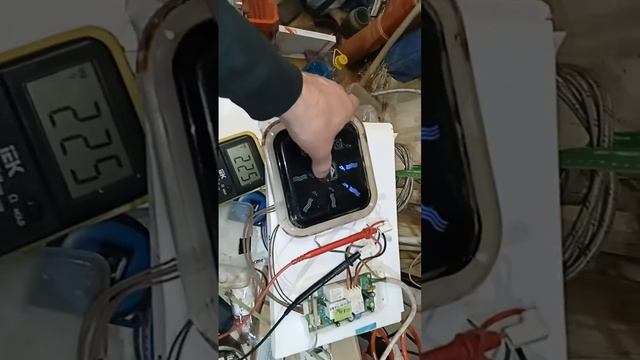 Проверка силовой  платы и панели управления водонагревателя Ariston