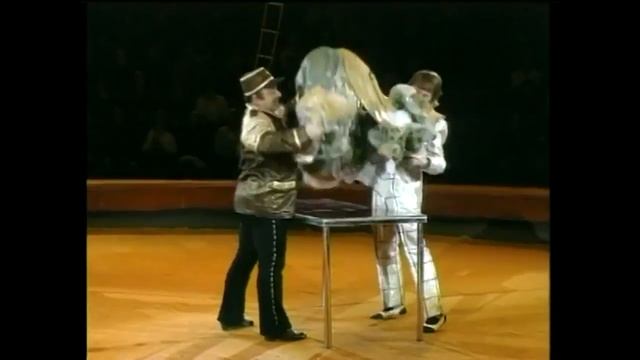 Abadjan, rag doll act / Mensch-oder-Puppe / эксцентрика с куклой , 1992 смотреть онлайн