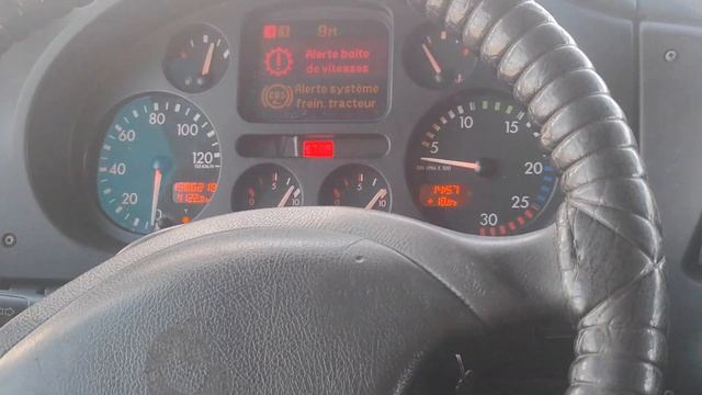 DAF 95 XF ДАФ 95. ПРОБЛЕМА С ЭЛЕКТРИКОЙ. НУЖЕН СОВЕТ. ДИАГНОСТИКА НИЧЕГО НЕ ПОКАЗАЛА. смотреть онлайн
