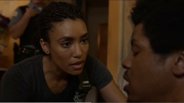Foster Performs Emergency Surgery - Chicago Fire (Episode Highlight) смотреть онлайн