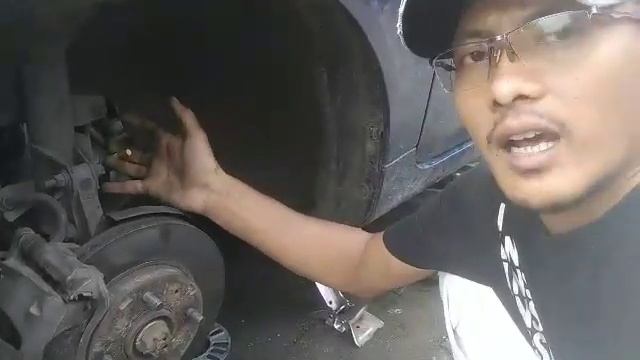 Mobil lari kekiri terus | sudah spooring tapi mobil masih lari kiri / kanan cek video ini смотреть онлайн