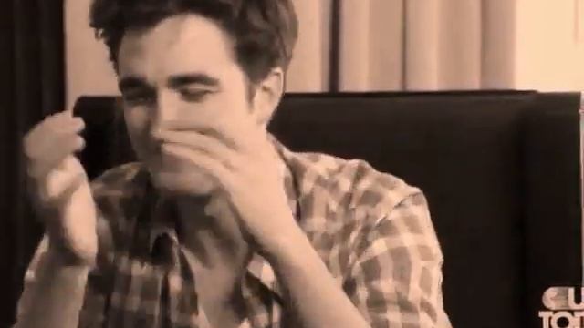 ROBERT PATTINSON SINGING - IT'S ALL ON YOU смотреть онлайн