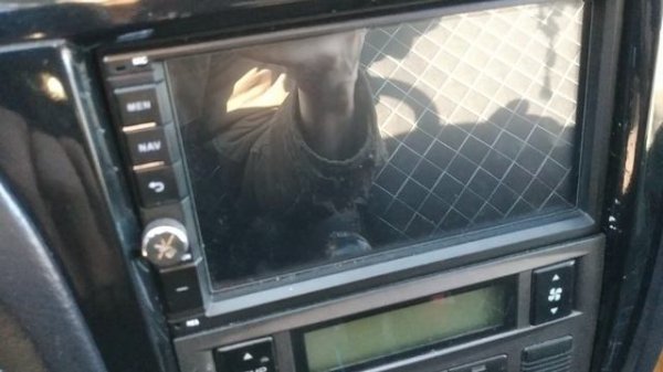 cloudy Android device screen in the car