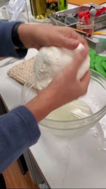 Cheesemaking is SO Much Fun! #cheesemaking #caprese #mozzarella смотреть онлайн