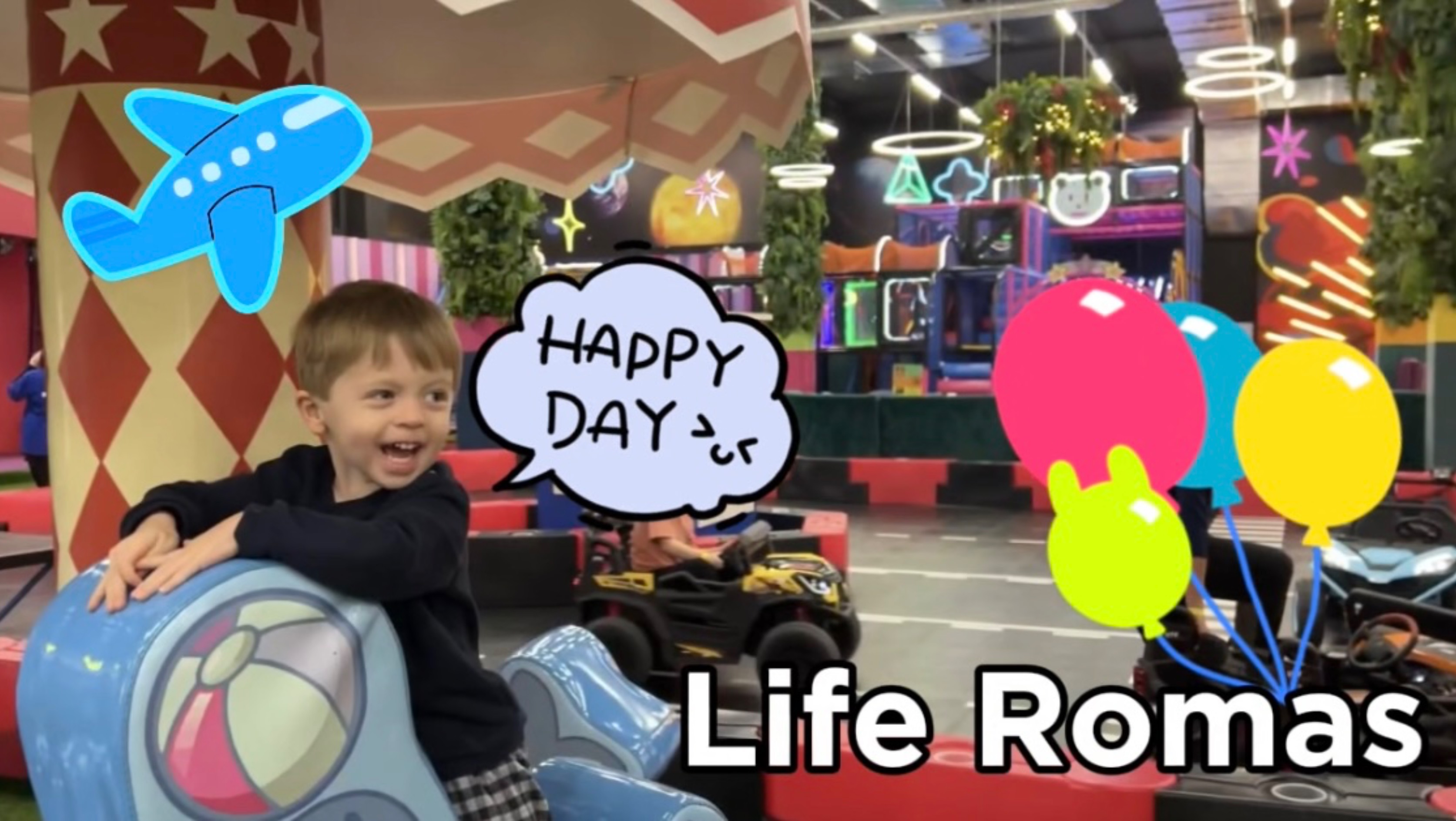 Рома ИГРАЕТ в детском центре! Веселимся, развиваемся  и хорошо проводим время. Мультики для детей.