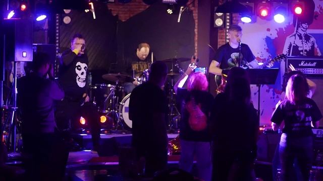 2025-03-21 - Проект «СиНяЯ ГуСеНиЦа» (0,5 сета) - Рок-Позитив-Фест в клубе «Big Ben»