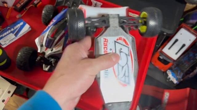 Arrma Typhon Grom + Losi Mini B смотреть онлайн