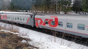 Пригородный поезд Киров - Луза под ТЭП-70БС на перегоне Киров - Киров-Котласский, март 2025