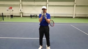 Как сделать хлыст при двуручном ударе слева (backhand) в большом теннисе. Надо сначала зажаться!