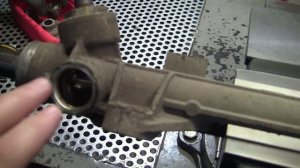 Как регулируют рулевую рейку и есть ли смысл