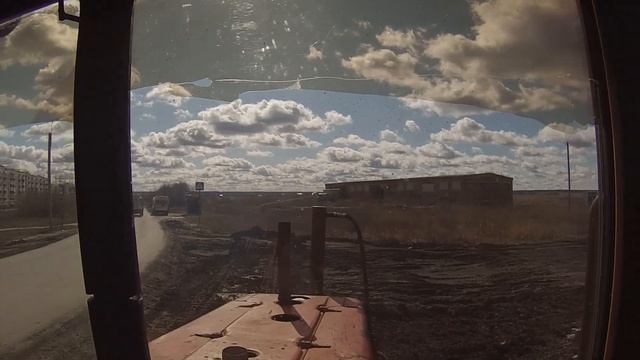 ДТ 75. Грейдерую дорогу. Двигаю землю на участке. смотреть онлайн