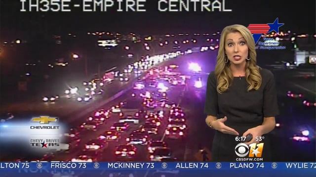 35E North Shut Down, Cameras Rolling as Wreck Happens смотреть онлайн
