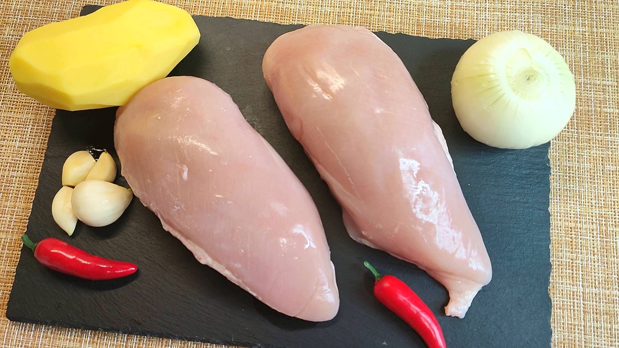 Вот, что я готовлю из КУРИНОГО ФИЛЕ. Самые СОЧНЫЕ и НЕЖНЫЕ рубленые КОТЛЕТЫ из куриной грудки смотреть онлайн