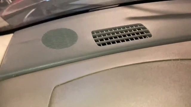 Replacing dash pad and defrost vent cover in 2006 Dodge Ram смотреть онлайн