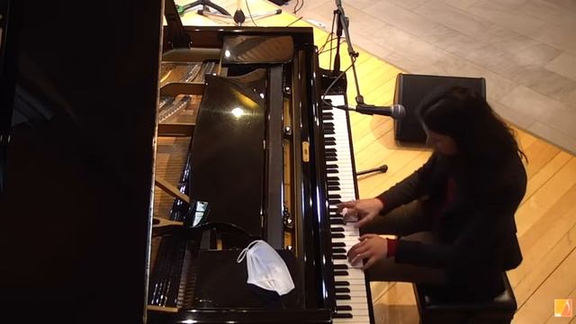 Zoot Walks In (The Red Door) - Silvia Valtieri смотреть онлайн