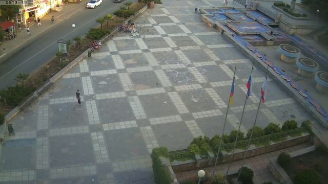 Вебкамера "Площадь Советская". Запись 25.07.2017 19:00:03 смотреть онлайн