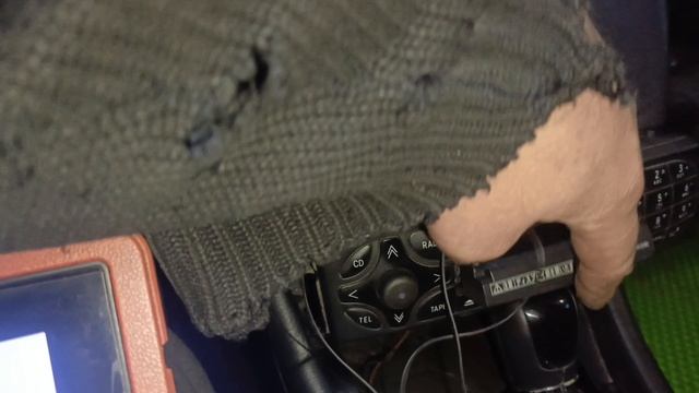 Mercedes Benz w203 устанавливаем блютус мотдуль в cm1120. японское радио смотреть онлайн