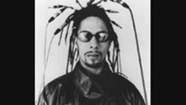 Roni Size/Reprazent - Watching Windows (Album version) смотреть онлайн