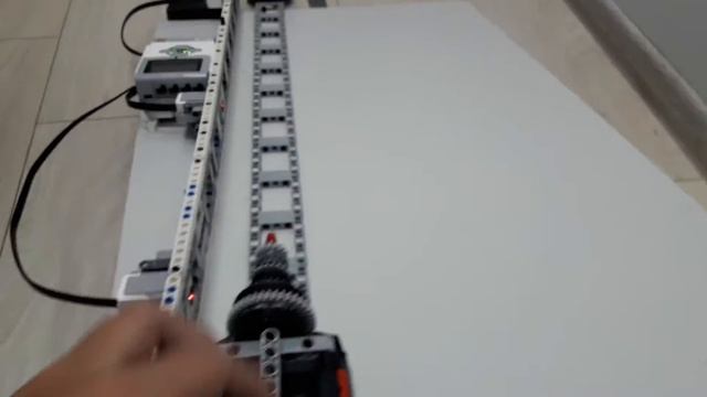 LEGO таран