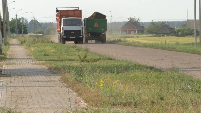 Вывозка навоза трактором МТЗ "Беларус": С навозом на раз-два! 🚜💨 смотреть онлайн