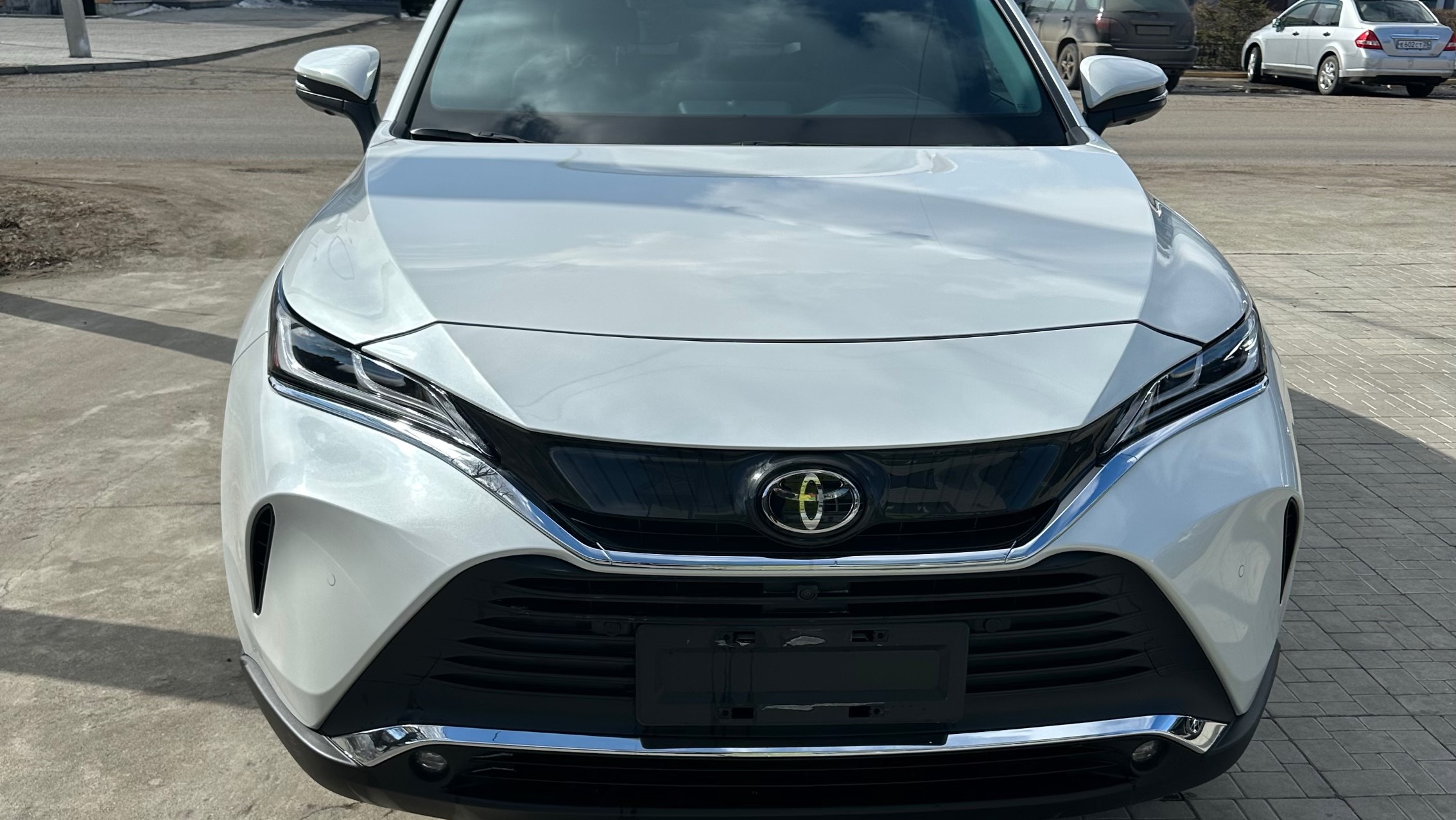 Toyota Harrier, 2021 г.в., Бензин, V-2000, Пробег 26.000 км., Цена 3.000.000₽ смотреть онлайн