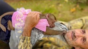 Это ж надо КАКАЯ ЛЮБОВЬ связывает Люськино маленькое сердечко и Влада большое)))