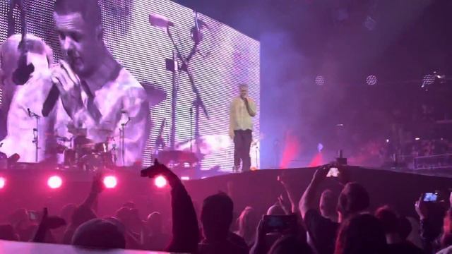 AMSTERDAM | Mercury World Tour 2022 смотреть онлайн
