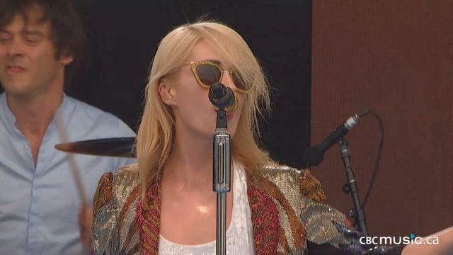 Metric | Help Im Alive (LIVE) смотреть онлайн