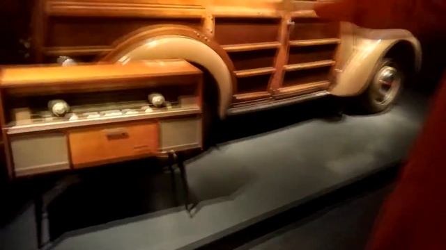 Автомобиль москвич 