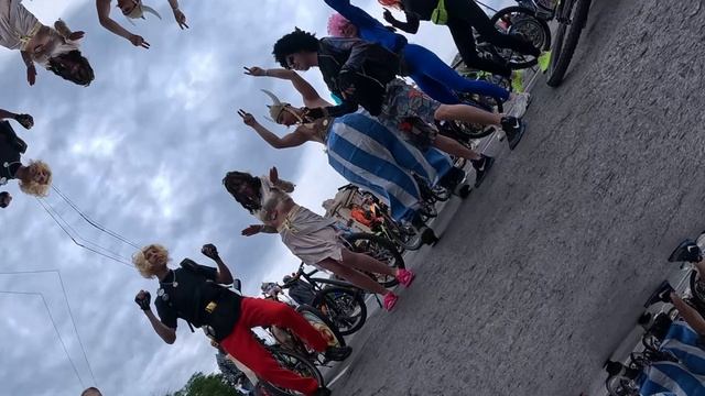 Velo Dancers