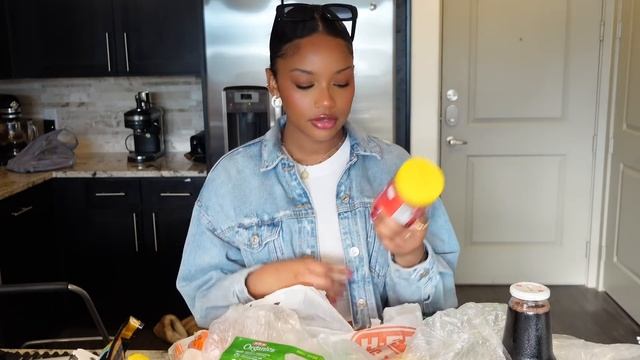 SUNDAY RESET VLOG | running errands, fridge clean and reset, bathroom deep clean, & more смотреть онлайн