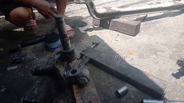 REPLACE KING PIN KIT ISUZU NKR смотреть онлайн