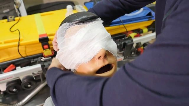 Первая помощь при травме глаза(1) смотреть онлайн