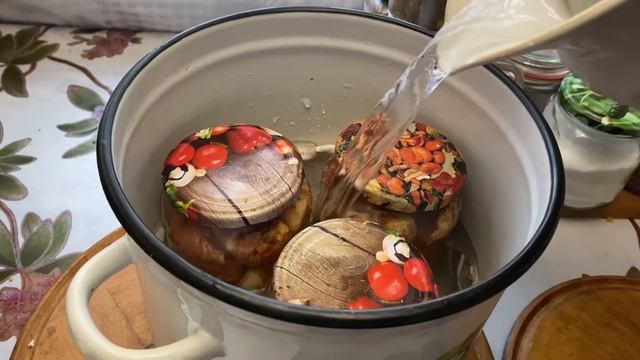 Гуцульське САЛО  З ПАПРИКОЮ ( в слоїчках ).