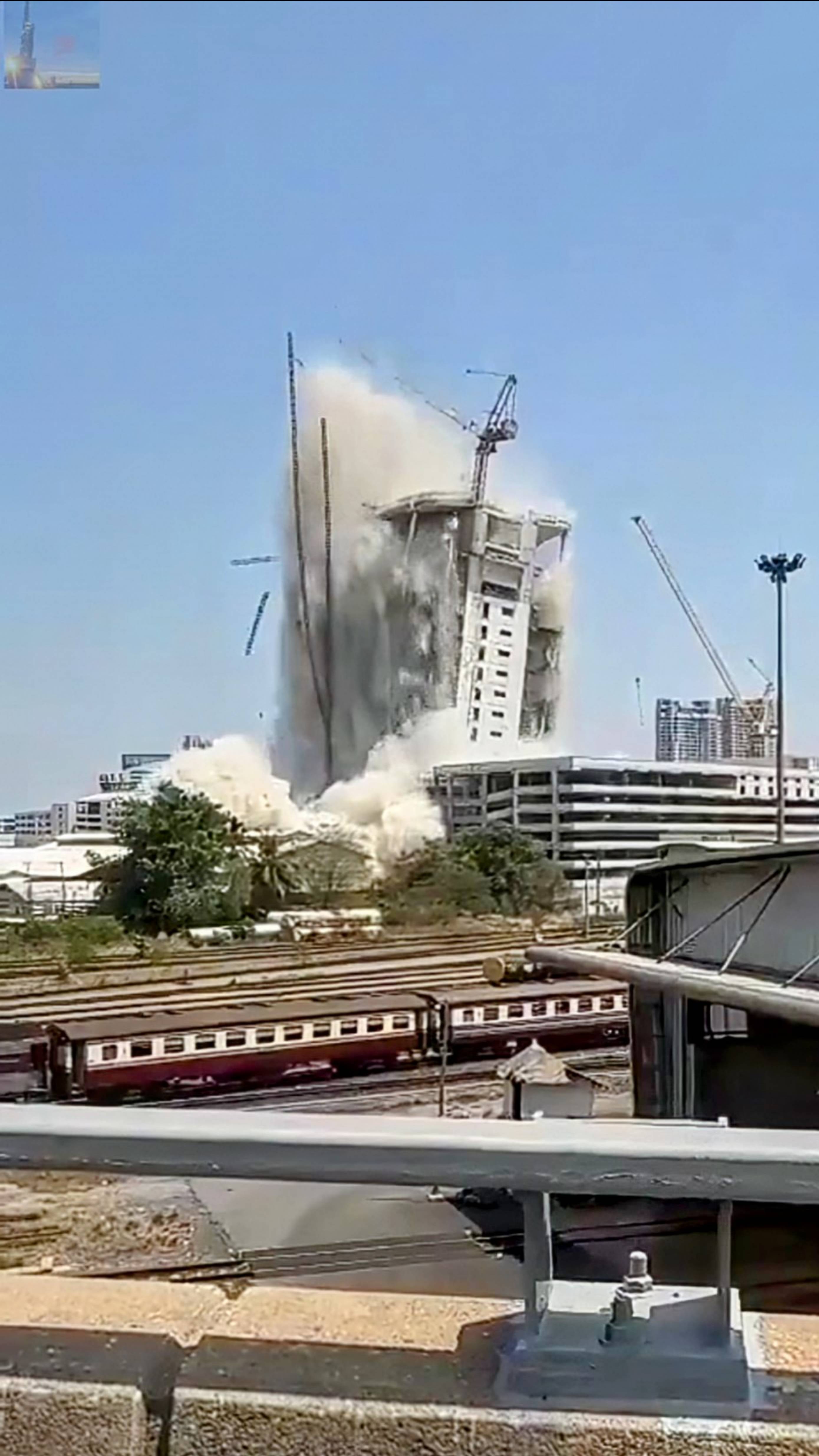 Страшные кадры обрушения небоскрёба во время землетрясения в Бангкоке🫣 смотреть онлайн